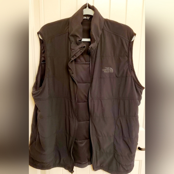 2xl MENS NORTH FACE VEST - Picture 6 of 7